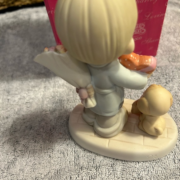 Here’s my Heart Precious Moments Valentine Figurine In Box - Picture 5 of 6